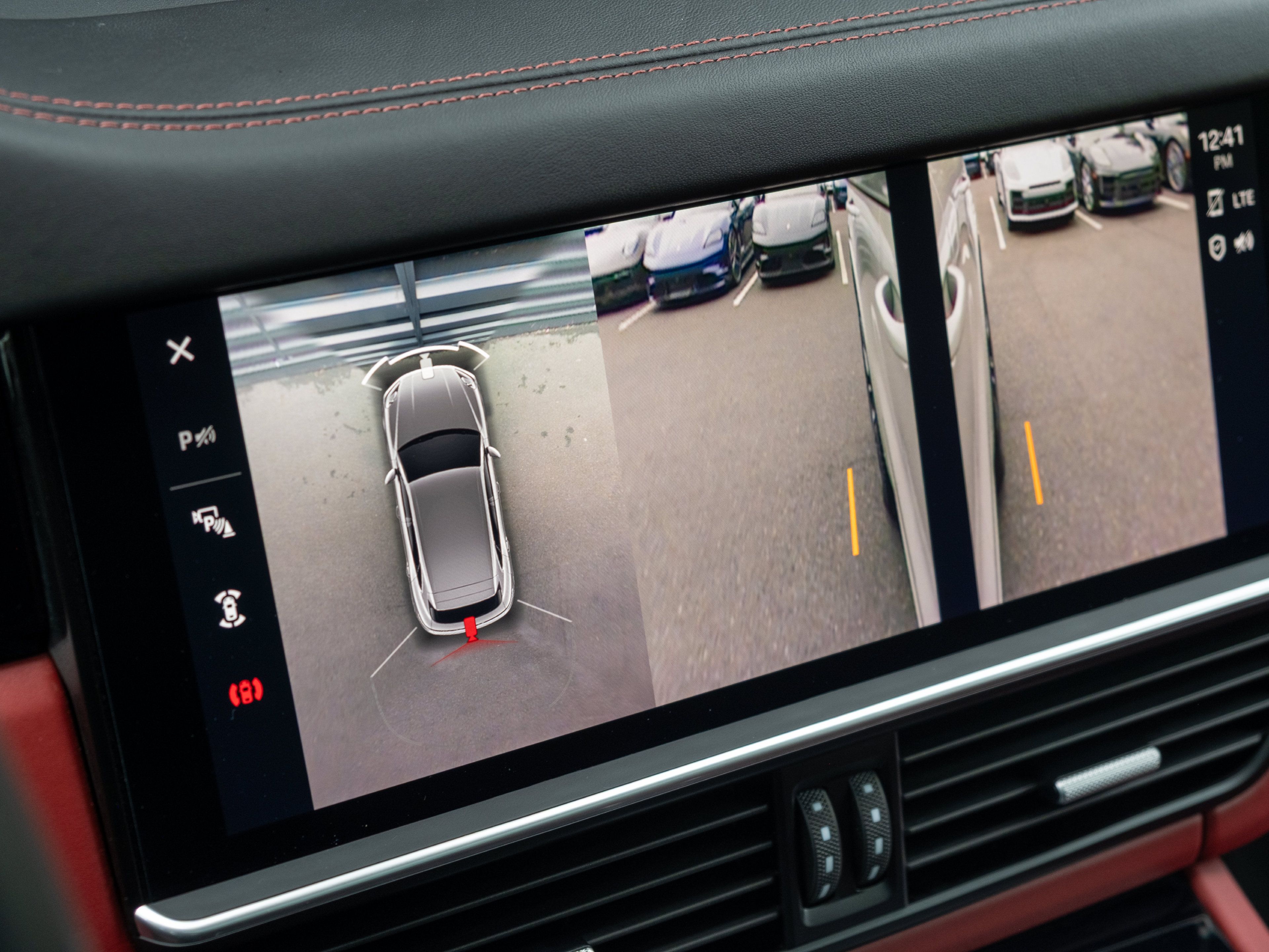 Certified 2023 Porsche Cayenne Turbo AWD/4WD image 33