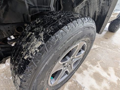 Used 2018 Jeep Wrangler Sport S image 37