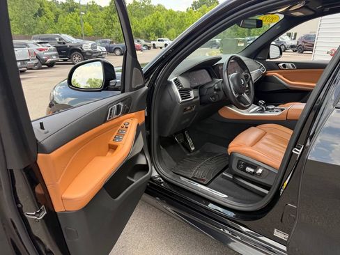 Used 2022 BMW X5 M50i w/ Parking Assistance Package AWD/4WD image 24