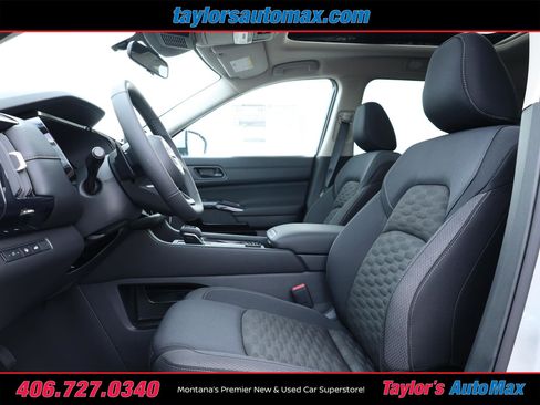New 2025 Nissan Pathfinder SV w/ SV Premium Package image 6