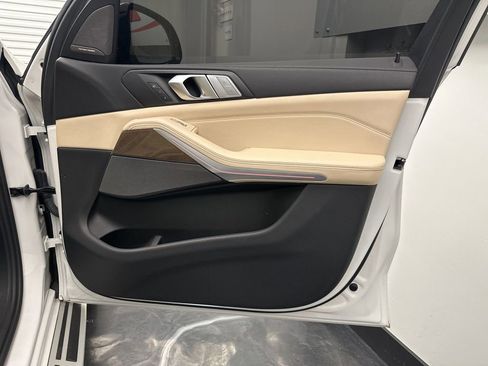 Used 2020 BMW X7 xDrive40i w/ Premium Package image 10