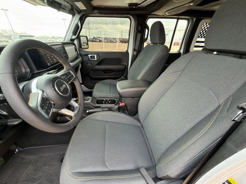 Used 2024 Jeep Wrangler Sahara image 26