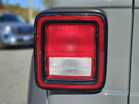 Used 2021 Jeep Wrangler Unlimited Sport image 9