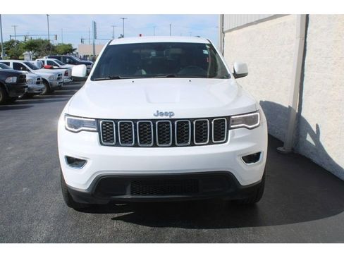 Used 2022 Jeep Grand Cherokee Laredo X image 11
