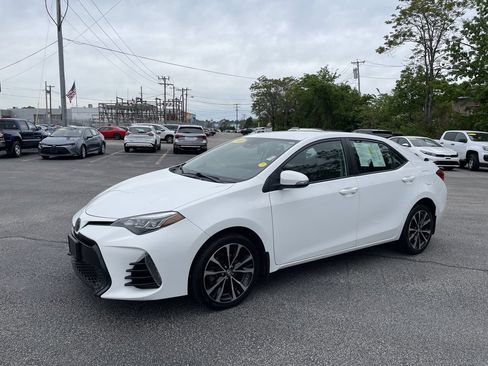 Used 2018 Toyota Corolla SE w/ Carpet Mat Package (TMS) FWD image 1