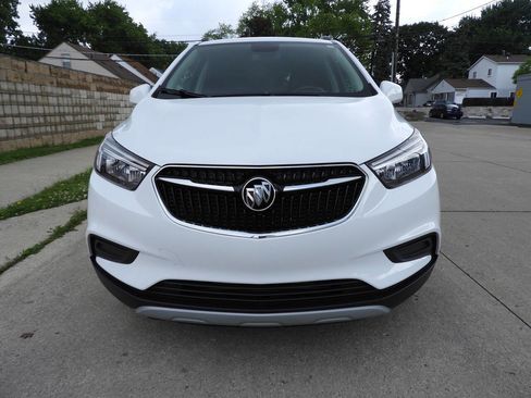 Used 2021 Buick Encore Preferred AWD/4WD image 3