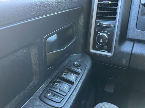 Used 2015 RAM 1500 Express image 18