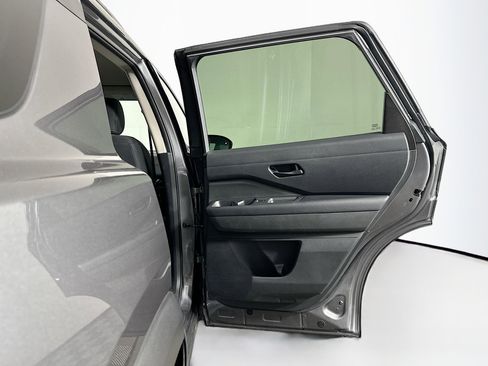 Used 2025 Nissan Pathfinder SV AWD/4WD image 31