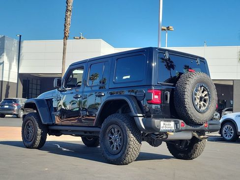 Used 2022 Jeep Wrangler Unlimited Rubicon w/ Dual Top Group AWD/4WD image 2