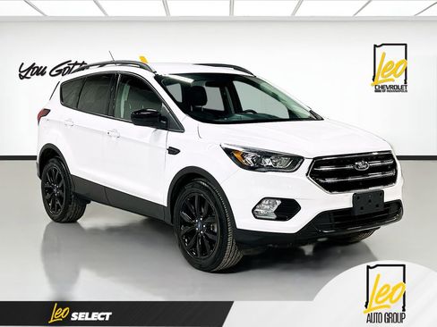 Used 2019 Ford Escape SE image 3