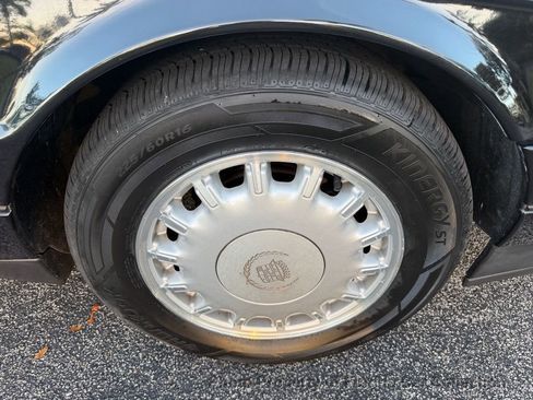 Used 1993 Cadillac Allante FWD image 69