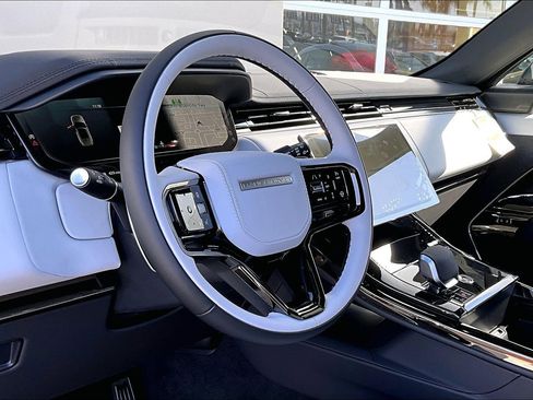 New 2026 Land Rover Range Rover Sport Dynamic SE image 6