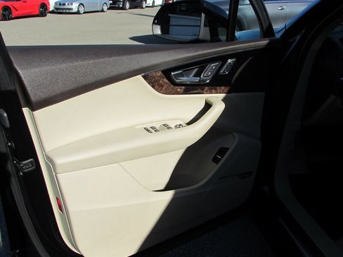 Used 2017 Audi Q7 3.0T Premium Plus image 6