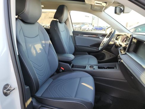 New 2026 Volkswagen Tiguan SE image 15