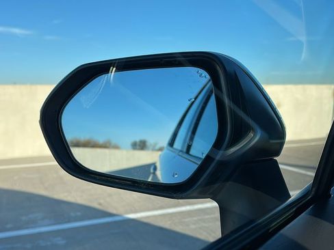 Used 2025 Toyota Corolla LE image 18