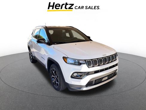 Used 2025 Jeep Compass Limited image 1
