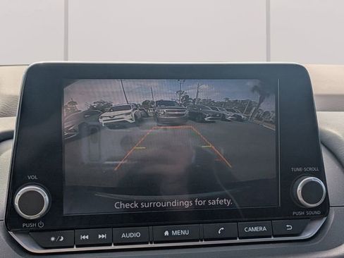 Used 2023 Nissan Rogue SV image 21