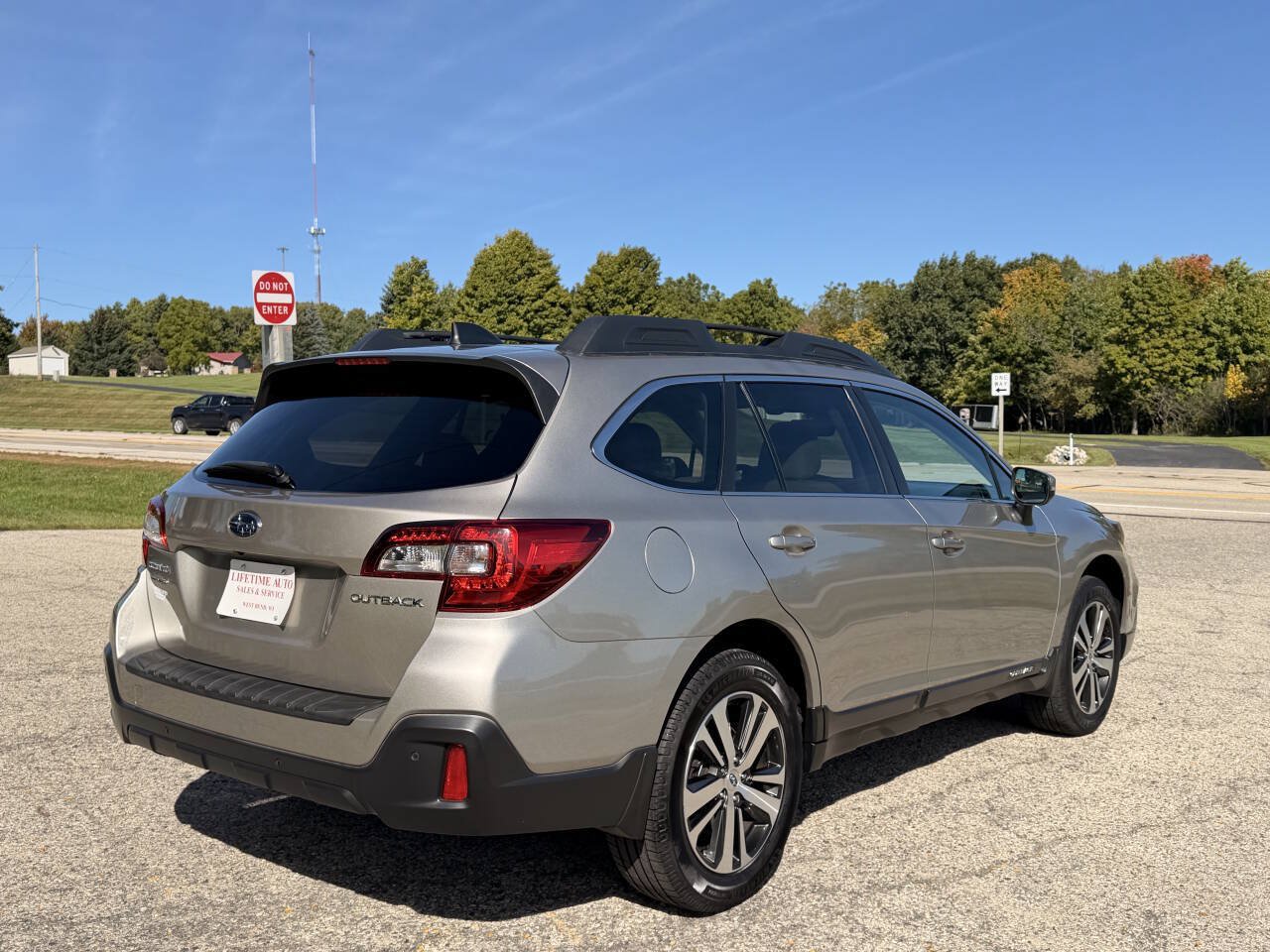 Used 2019 Subaru Outback 2.5i Limited AWD/4WD image 5