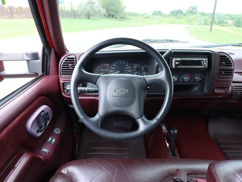 Used 1996 Chevrolet Silverado 3500 4x4 Extended Cab image 9