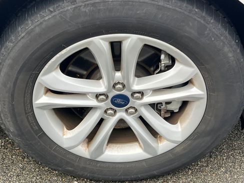 Used 2020 Ford Edge SEL image 12