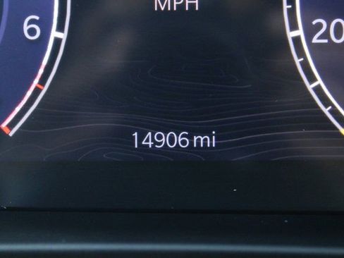 Used 2024 Jeep Grand Cherokee Laredo image 29