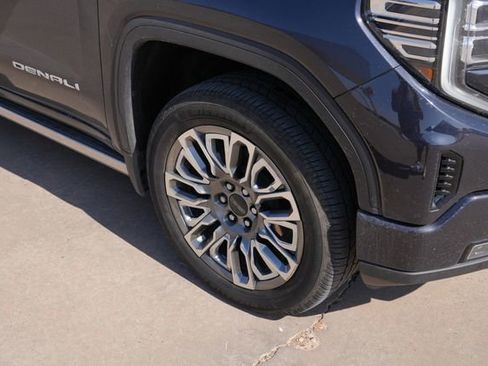 Used 2023 GMC Sierra 1500 Denali Ultimate AWD/4WD image 9