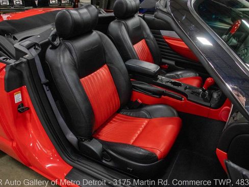 Used 2004 Ford Thunderbird Deluxe image 39