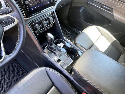 Certified 2022 Volkswagen Atlas SE w/ Panoramic Sunroof Package FWD image 17