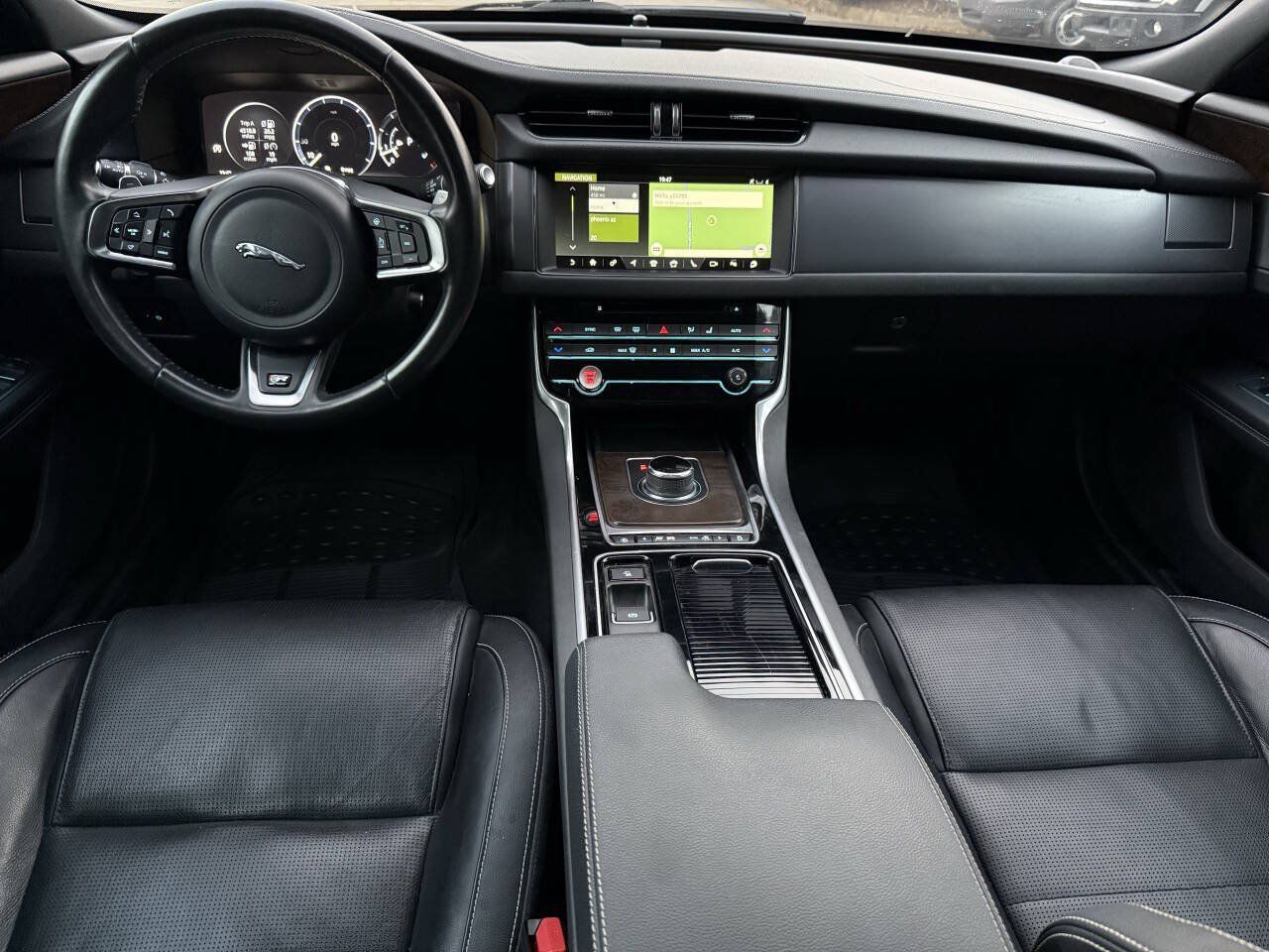 Used 2018 Jaguar XF R-Sport AWD/4WD image 3