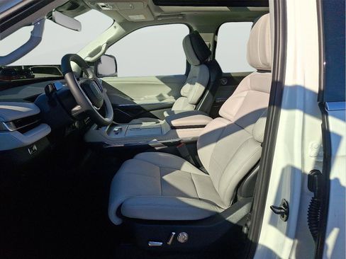 New 2026 Lincoln Navigator L Reserve image 13