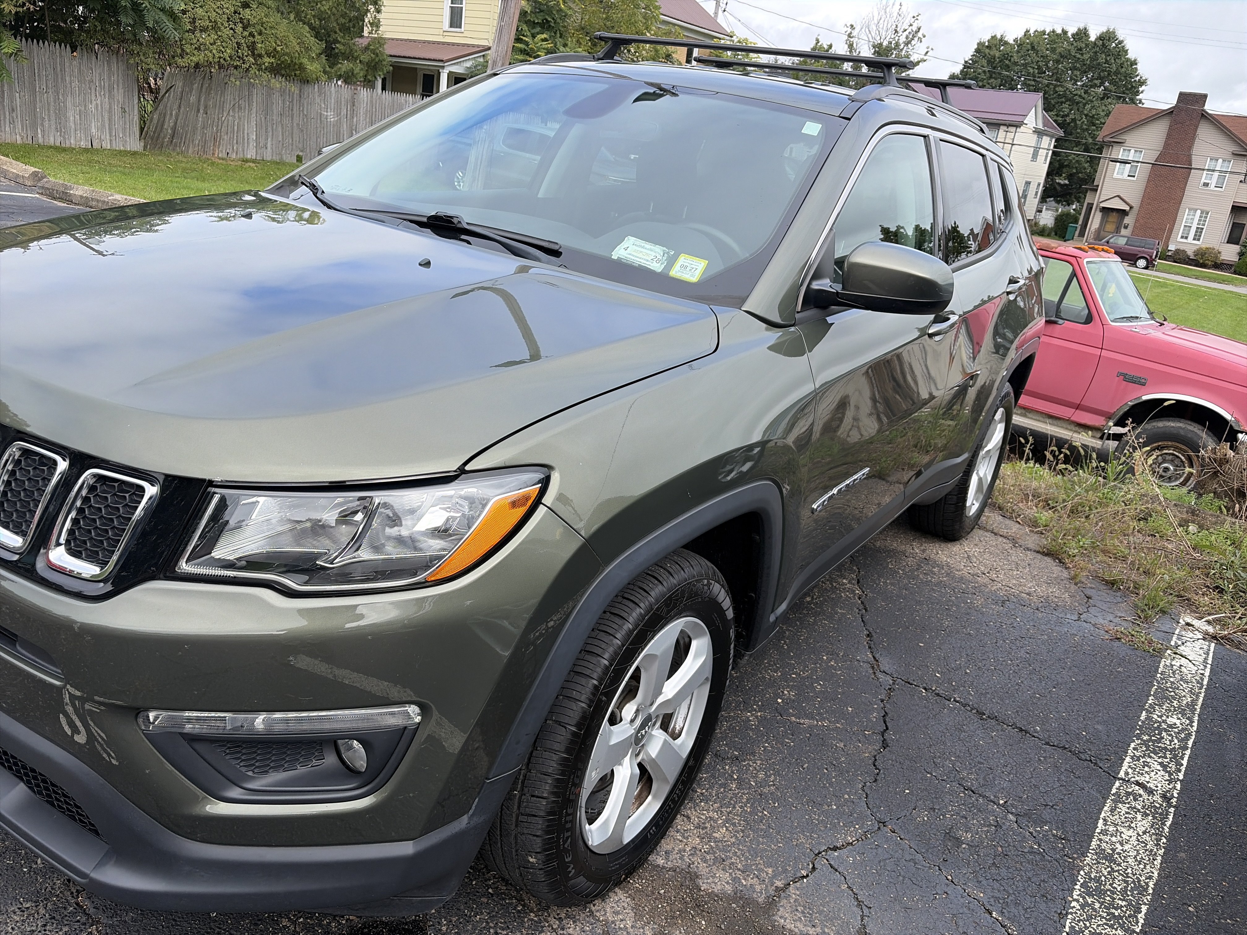 Used 2018 Jeep Compass Latitude w/ Cold Weather Group AWD/4WD image 3