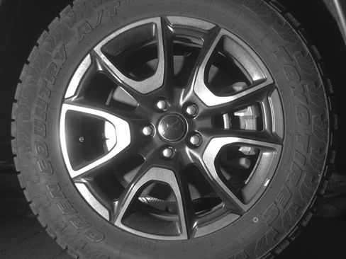 Used 2025 Jeep Compass Trailhawk AWD/4WD image 13