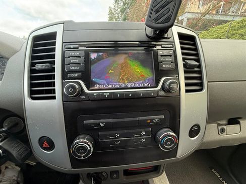 Used 2018 Nissan Frontier SV image 22