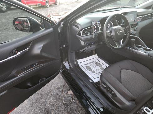 Used 2022 Toyota Camry LE FWD image 17