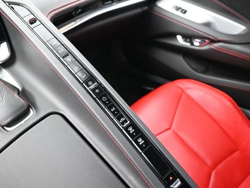 Used 2020 Chevrolet Corvette Stingray Convertible w/ 1LT RWD image 10