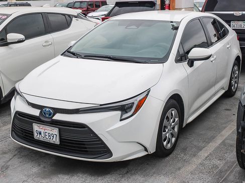 Used 2024 Toyota Corolla LE FWD image 5