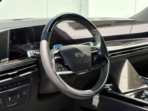 New 2026 Cadillac Escalade Luxury AWD/4WD image 14