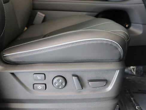 Certified 2025 INFINITI QX80 Sensory image 40