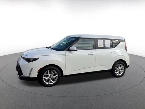 Used 2025 Kia Soul LX w/ LX Technology Package FWD image 7