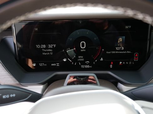 Certified 2025 GMC Acadia Denali w/ Super Cruise Package image 21