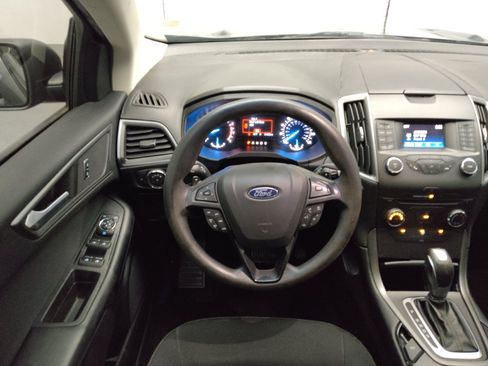 Used 2018 Ford Edge SE FWD image 22