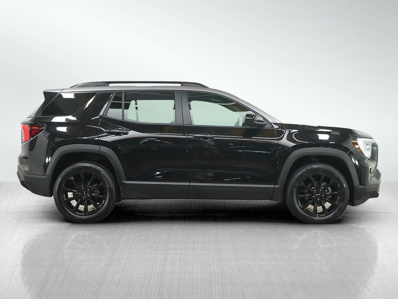 Used 2025 GMC Terrain Elevation w/ Elevation Premium Package AWD/4WD image 6