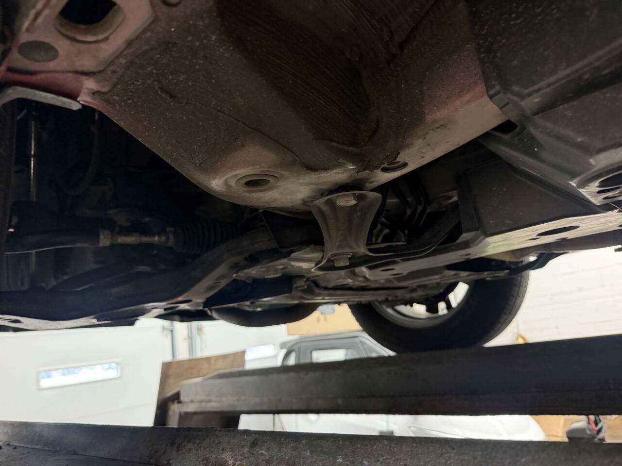 Used 2017 Toyota RAV4 XLE FWD image 24