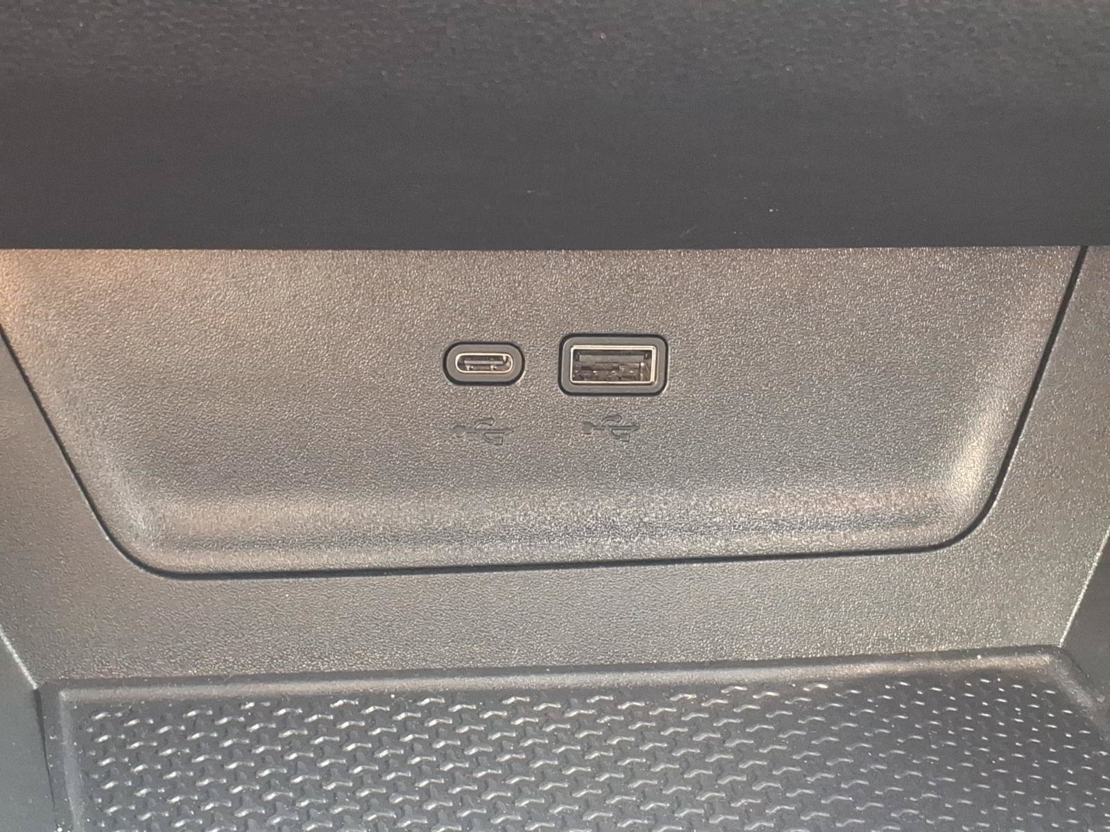 Used 2026 Chevrolet Equinox LT AWD/4WD image 18