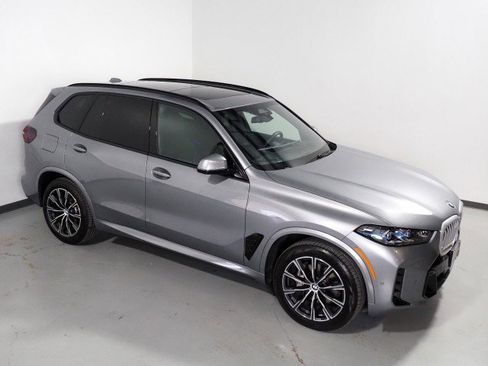 Used 2026 BMW X5 sDrive40i image 12
