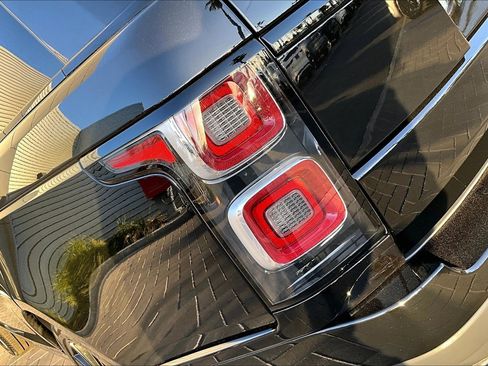 Used 2021 Land Rover Range Rover Base image 28