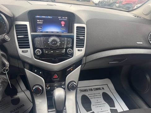 Used 2014 Chevrolet Cruze LT w/ Technology Package image 19