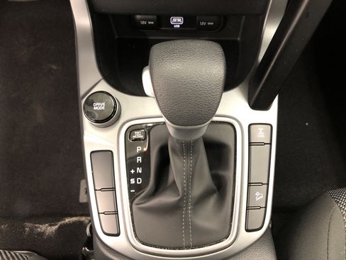 Used 2023 Kia Seltos LX image 17