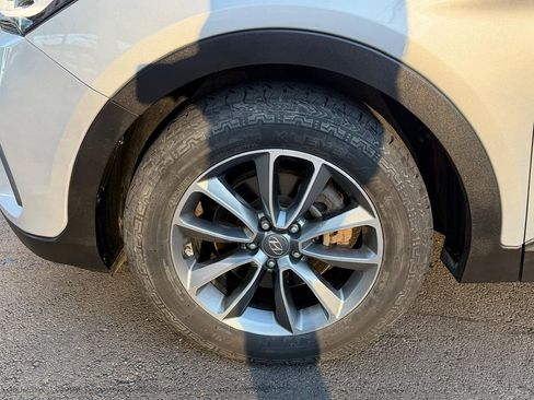 Used 2017 Hyundai Santa Fe SE image 21