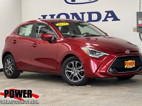 Used 2020 Toyota Yaris XLE image 1